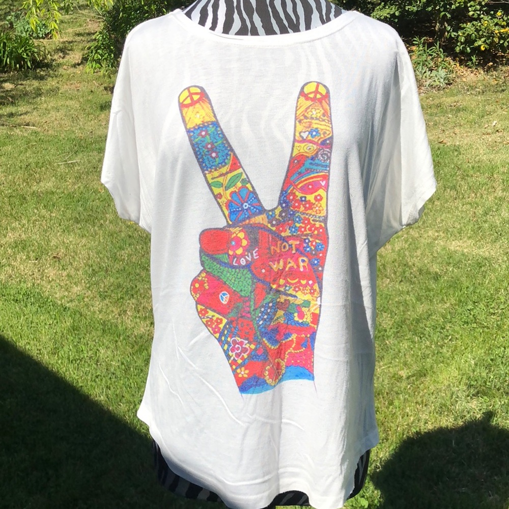 NWOT- Peace ✌🏻 Tee